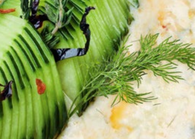 Dill hummus & cucumber mix
