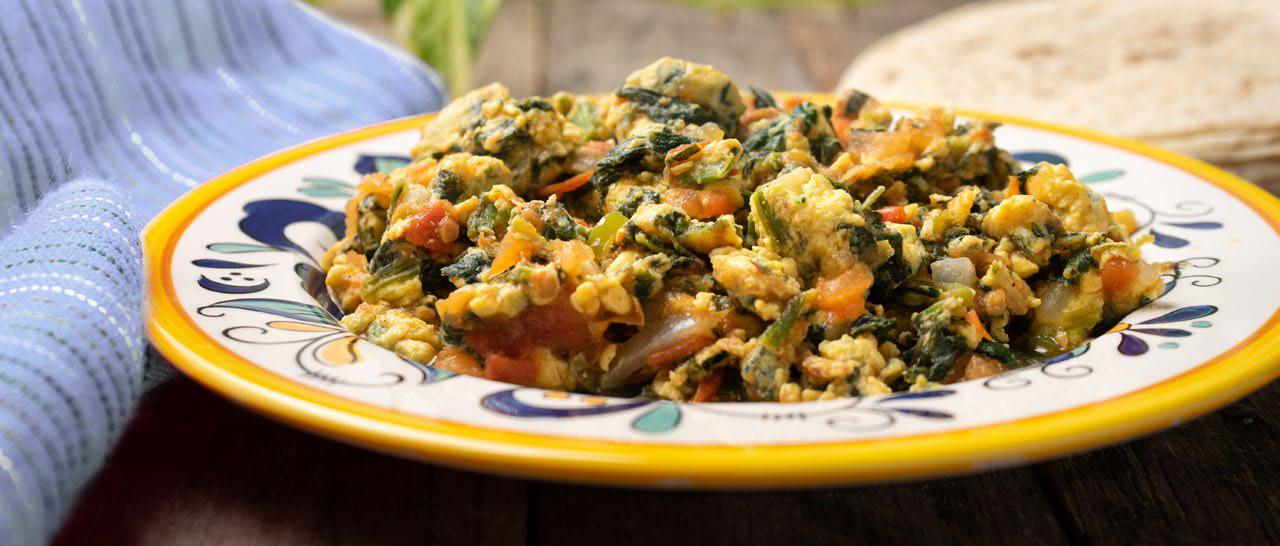 Black bean & egg breakfast scramble